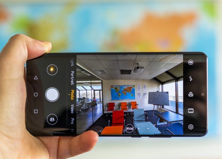 Bỏ túi những mẹo khắc phục camera bị mờ cho điện thoại của bạn