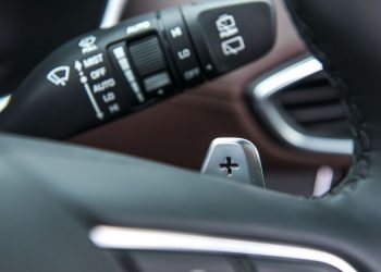 Tính năng và ưu điểm của lẫy chuyển số so với số sàn